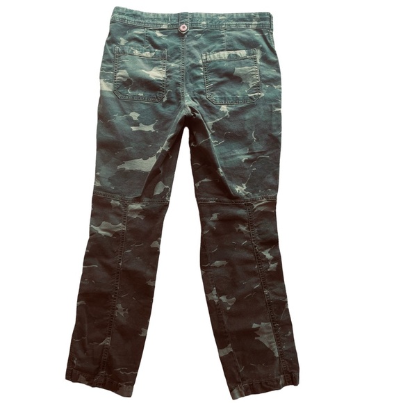 Anthropologie The Wanderer Ankle Pant in Green Camo. Size 28. - Picture 6 of 11